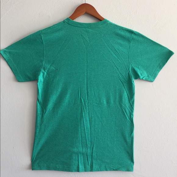 ✨STAR WARS T-Shirt featuring R2D2 art - Size S✨ - Picture 4 of 6